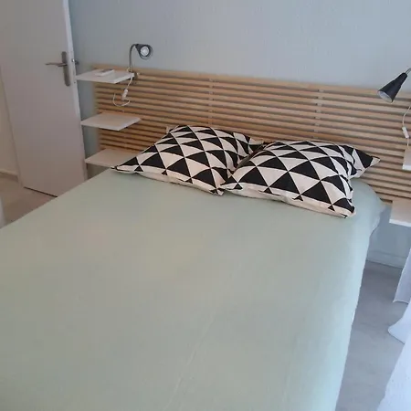 Apartment T2 Avec Jardinet Privatif, Proche De L'etang De Thau Et Thermes - Fr-1-503-79